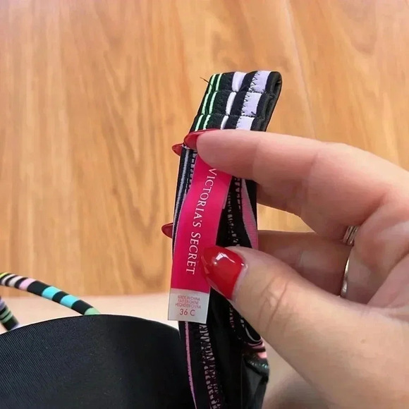 Victoria’s Secret Bathing Suit Top - Picture 3 of 3